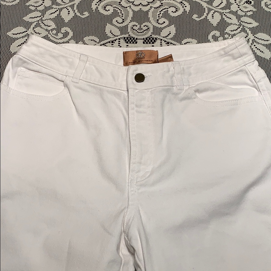 Dana Buchman Size 2 White Flare Jeans